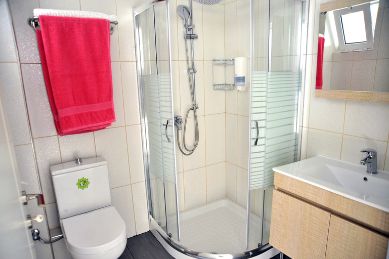 Bathroom 5, Kos Palace Hotel, South Aegean