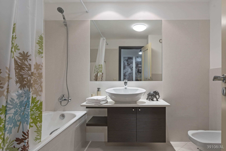 Bathroom 4, Rodamar I by An Island Apart, Funchal