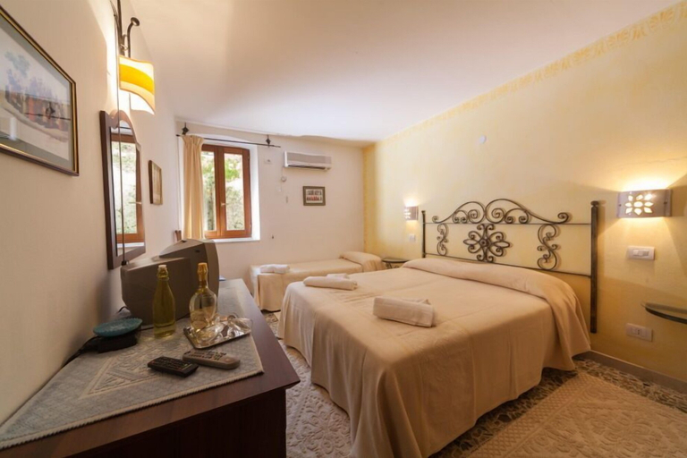 Bedroom 3, Su Ghindalu, Sassari