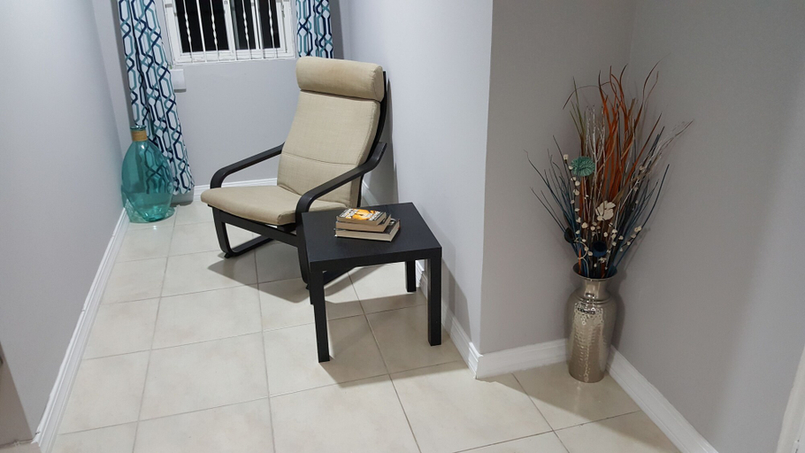 Others 5, New Kingston Guest Apartment at Donhead