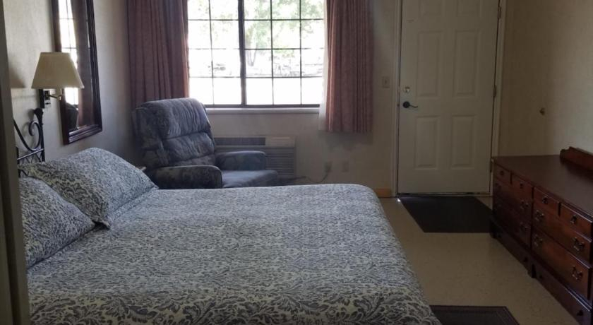Bedroom 3, Butch Cassidy's Hideout, Piute