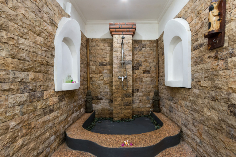 Bathroom 30