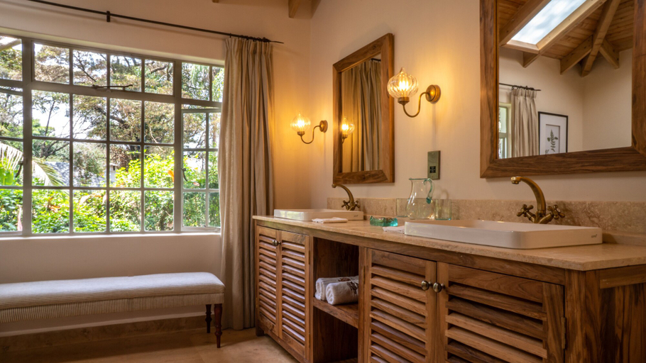 Bathroom 3, Karen Blixen Coffee Garden & Cottages, Langata