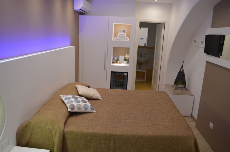 Bedroom 5, A Alera Room and Breakfast, Messina