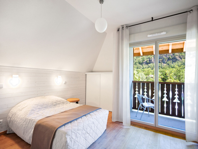 Bedroom 2, Résidence Vacancéole Les Chalets d'Ax, Ariège
