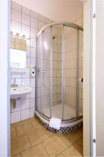 Bathroom 5, Best Deal Airporthotel Weeze, Kleve