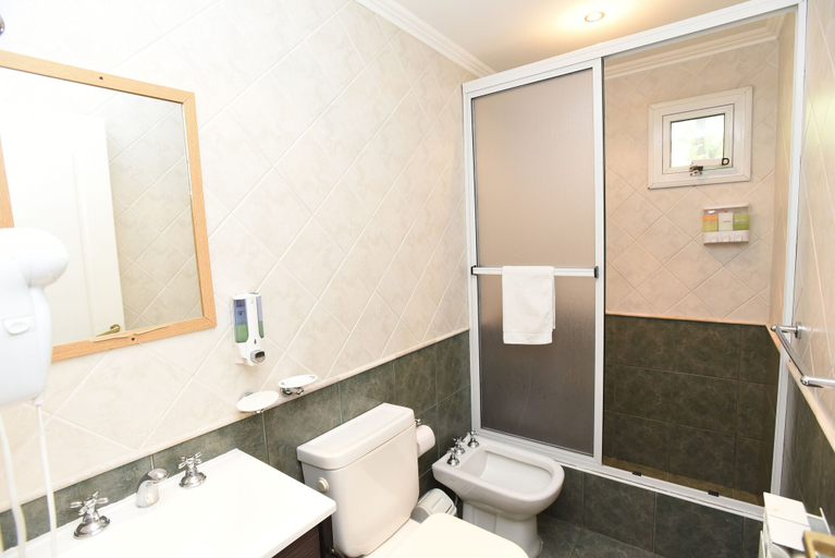 Bathroom 3, Hosteria Kau Si Aike, Lago Argentino