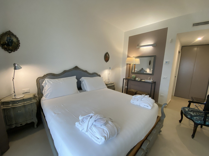 Bedroom 3, Scilla Maris Charming Suites-Restaurant, Syracuse