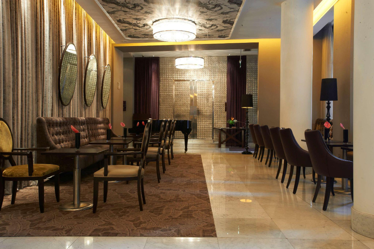 Food & Drinks 4, The Waldorf Hilton, London, London