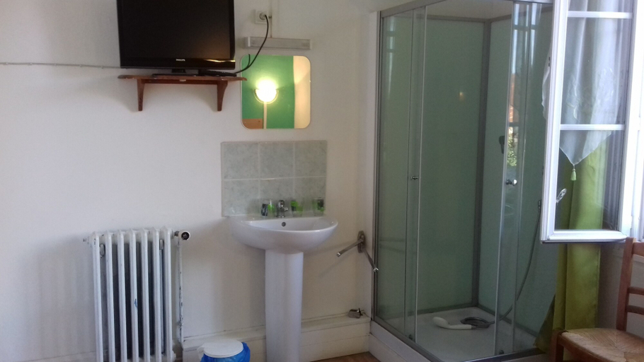 Bathroom, Auberge Des Pilotis, Seine-Maritime