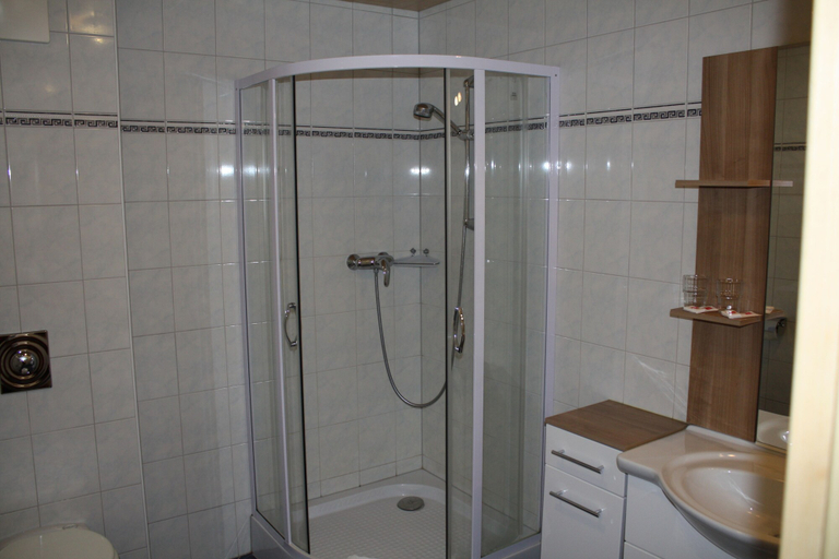 Bathroom 3, Hotel Hubertus, Spittal an der Drau