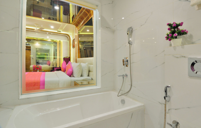Bathroom 4, The Gold Regency, Delhi