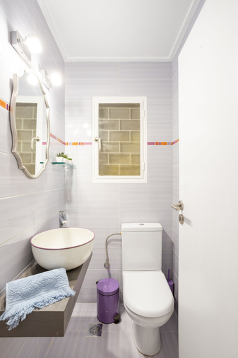 Bathroom 5, A short walk to Syntagma and Plaka, Attica