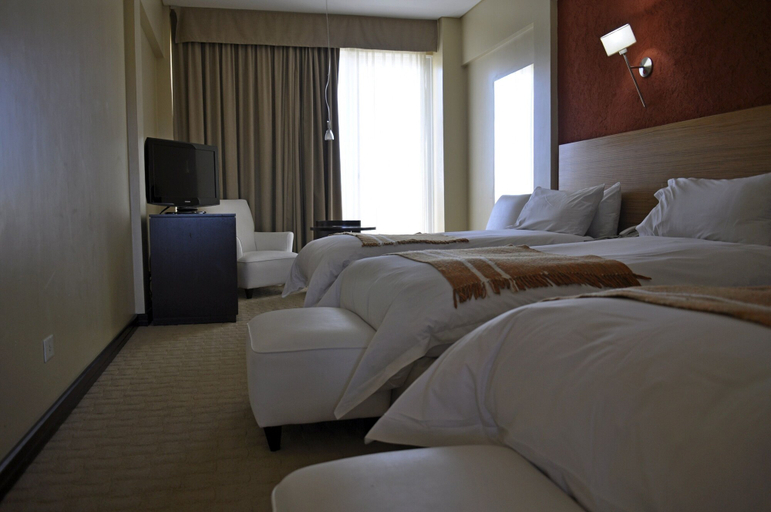 Bedroom 3, Rayentray Grand Hotel, Biedma