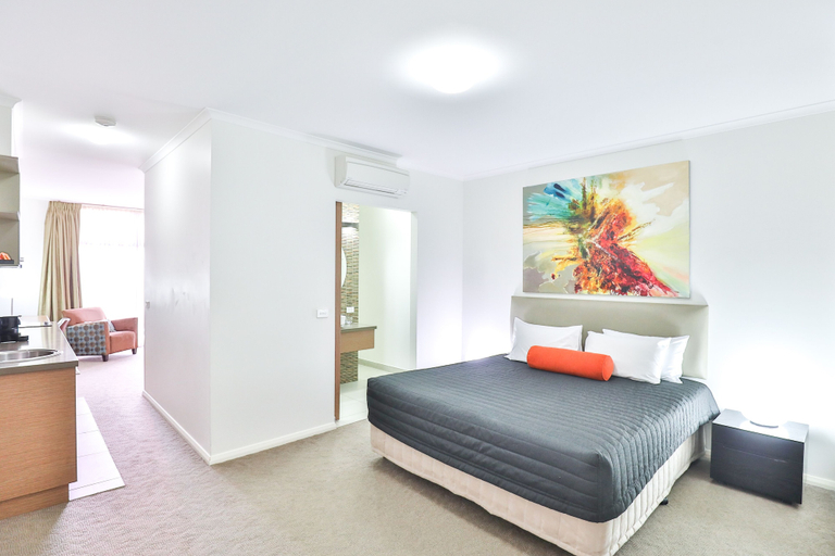 Bedroom 2, Indulge Apartments - Ontario, Mildura - Pt A