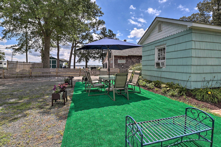 Others 5, Deck & Indian River Bay Views: Coastal Cottage, Sussex