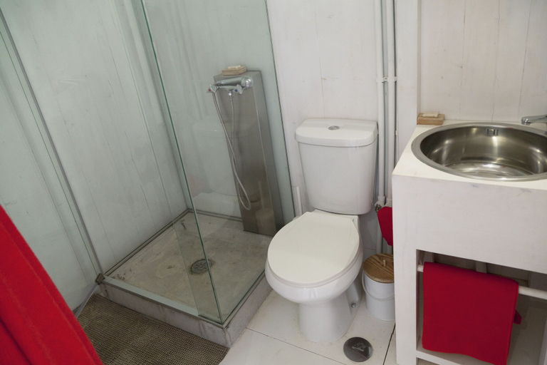 Bathroom 3, Aquiles Eco Hotel