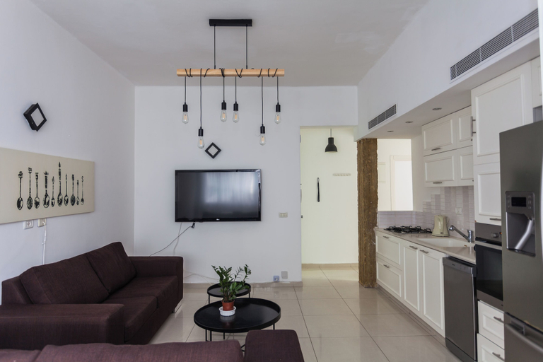 Others 4, 2 bedroom apartment by Hilton Beach