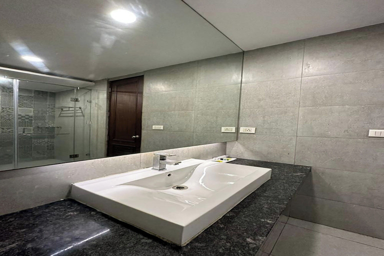Bathroom 5, Hotel The Imperio, Delhi