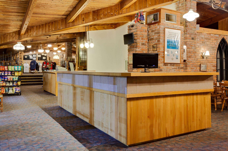 Public Area 2, Ramada by Wyndham 1000 Islands/Gananoque, Leeds and Grenville