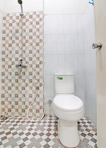 Bathroom 3, Hotel O Wisma Cendana Syariah Near PASAR FLAMBOYAN, Kampar