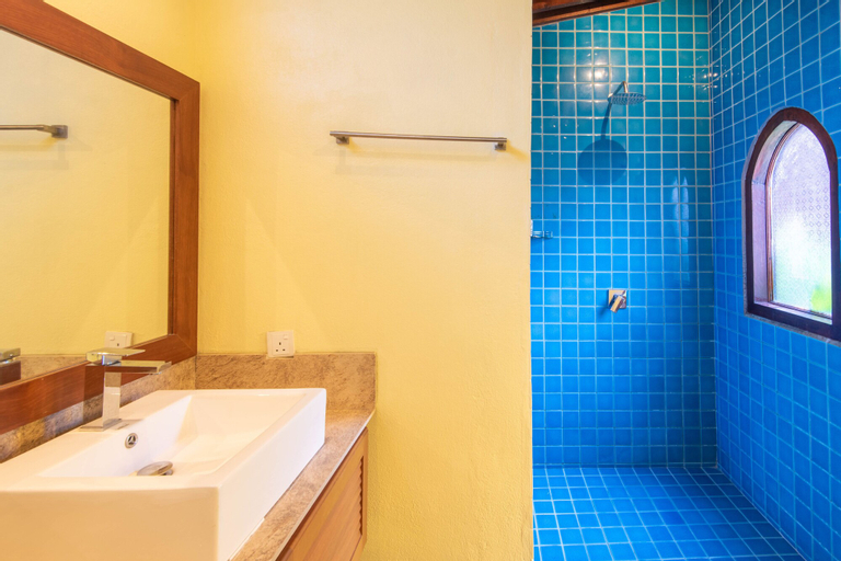 Bathroom 7