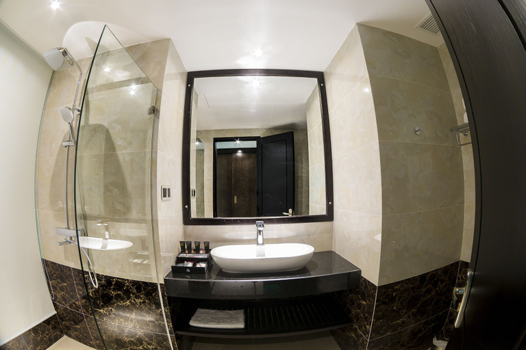 Bathroom 5, Royal Quang Binh Hotel, Đồng Hới