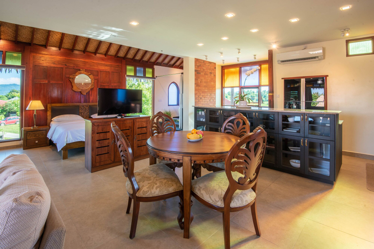Dining Room 26