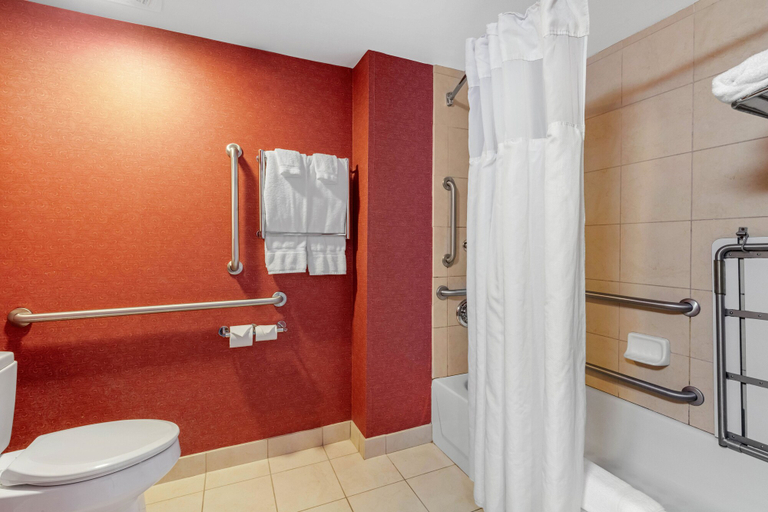 Bathroom 5, Hilton Garden Inn Tupelo, Lee