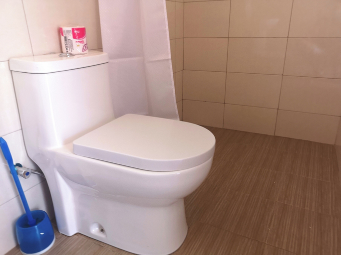 Bathroom 3, Oslo Gardens, Entebbe
