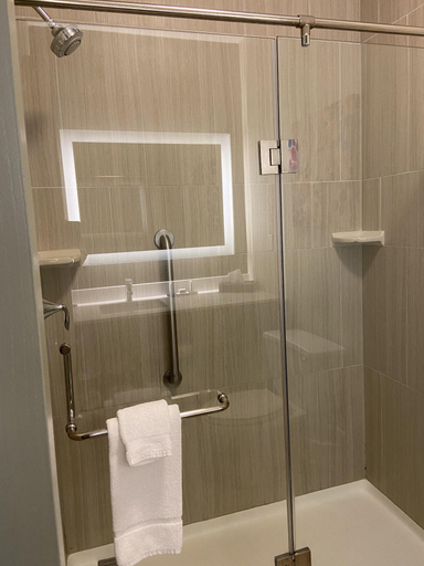 Bathroom 5, La Quinta Inn & Suites by Wyndham Kokomo, Howard