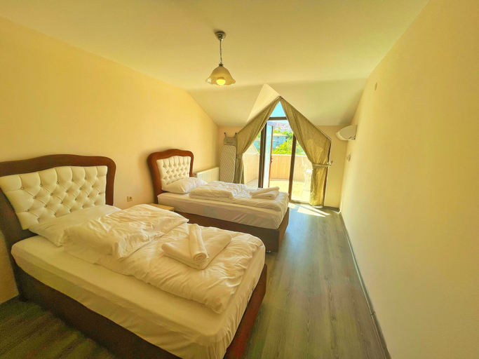 Bedroom 4, LUSTRA GARDEN SUITE, Merkez