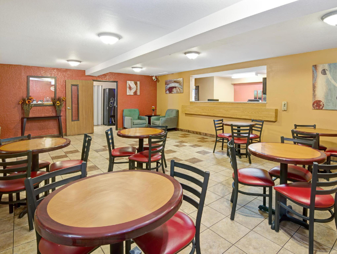Food & Drinks 5, Garner Hotel Albuquerque West by IHG, Bernalillo