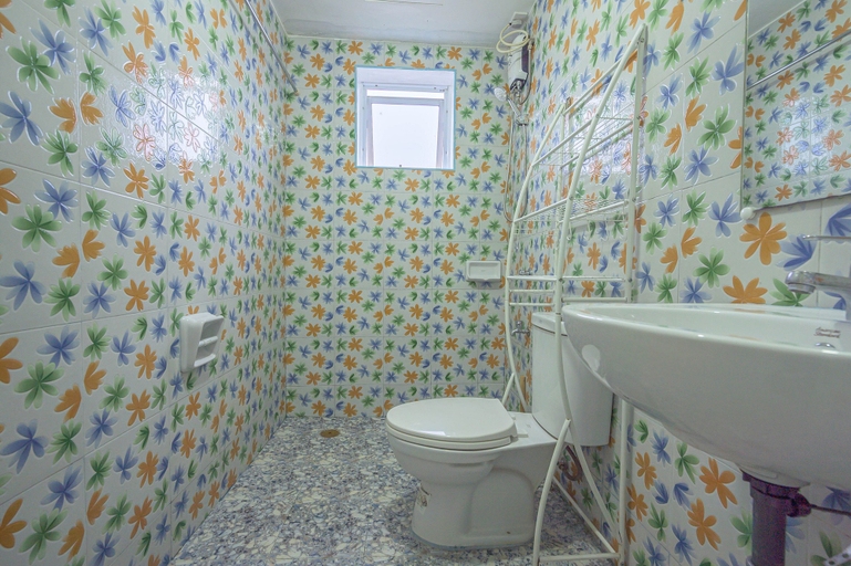 Bathroom 4, Moldex Residences by Tripsters Hub, Baguio City