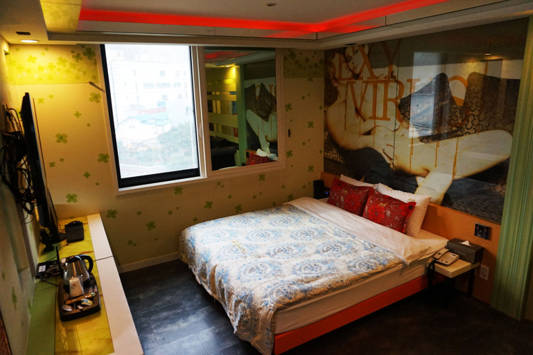 Bedroom 2, Ava Hotel, Seo