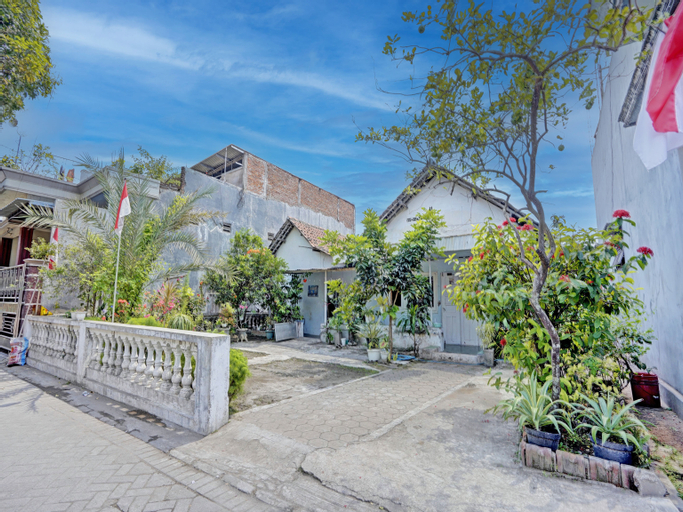 Exterior & Views 2, SPOT ON 92921 Omaya Kost Syariah, Jombang