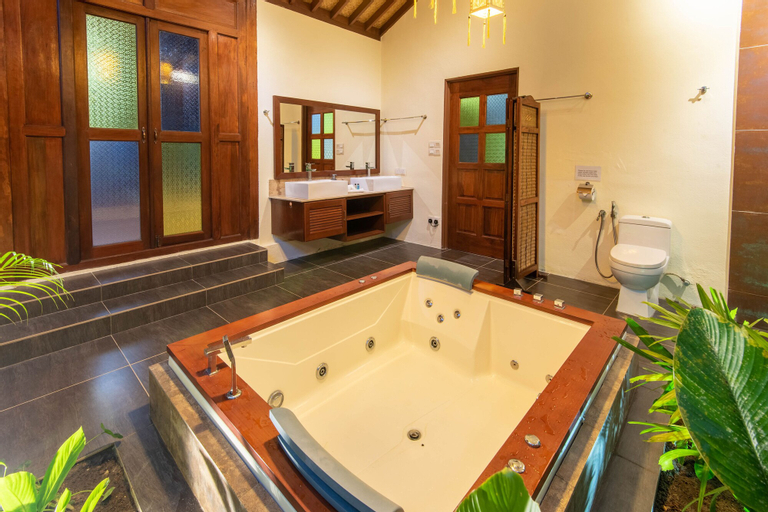 Bathroom 4
