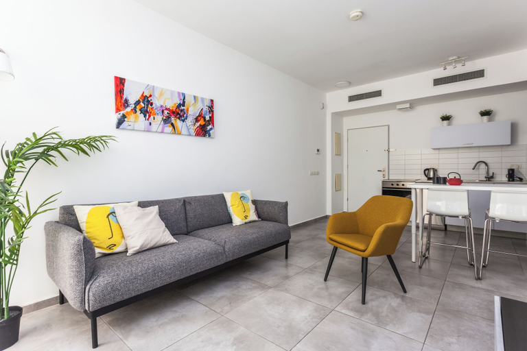 Others 1, Modern Apartment Walking from the beach