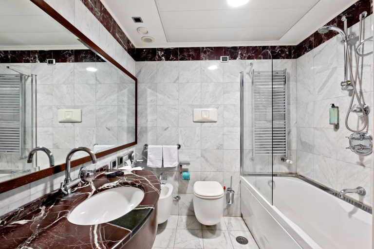 Bathroom 4, Italiana Hotels Cosenza, Cosenza