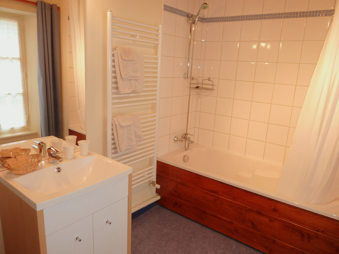 Bathroom 5, Domaine de la Tour B&B, Calvados