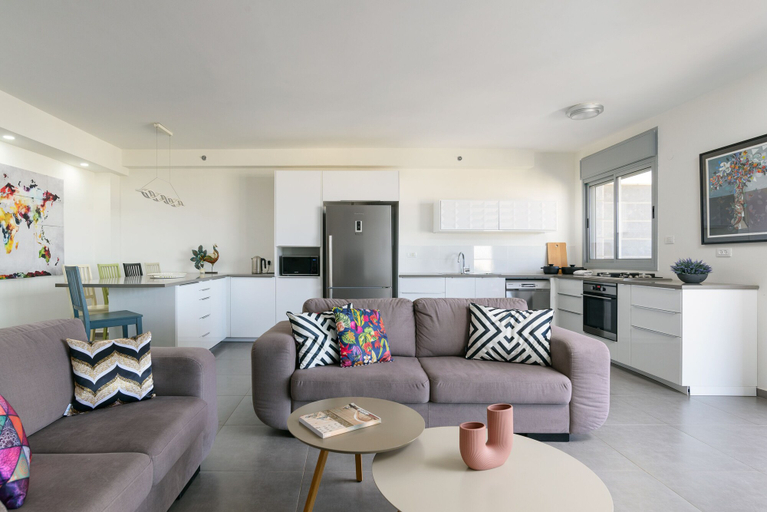 Others 4, Deluxe & Terrace with City Overview by FeelHome