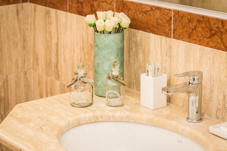 Bathroom 5, Prestigious Apartments Via Barberini, Roma