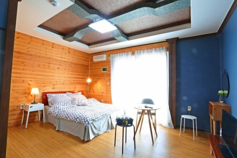 Bedroom 2, Luna in Jeju Pension, Jeju