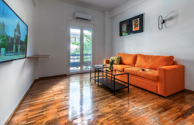 Others 4, Modern and Stylish Renovated Flat, next to Metro, Attica