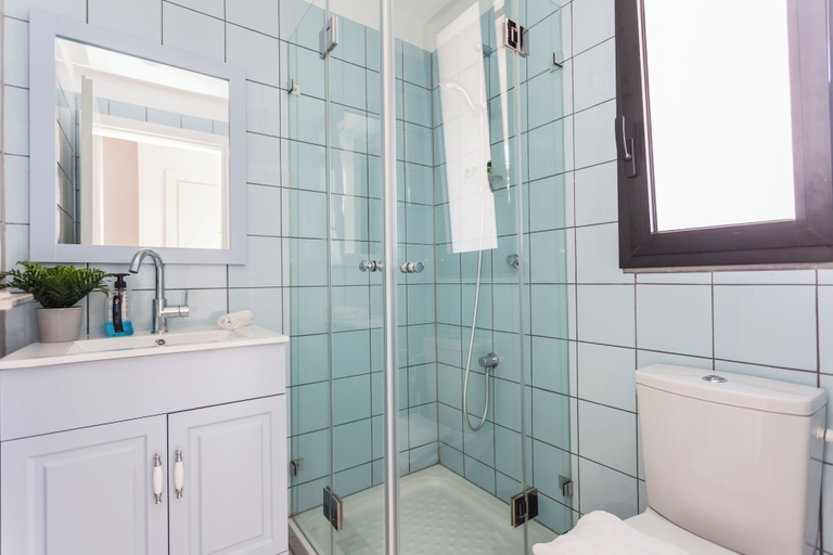 Bathroom, Rothschild Boulevard Prime location 1Bd