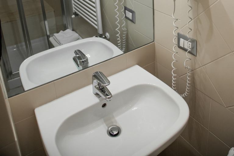 Bathroom 4, La Residenza Fiorentina, Florence