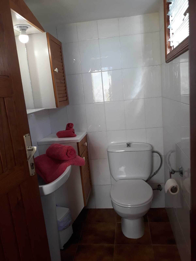 Bathroom 4, Willkommen im Paradies, Santa Cruz de Tenerife