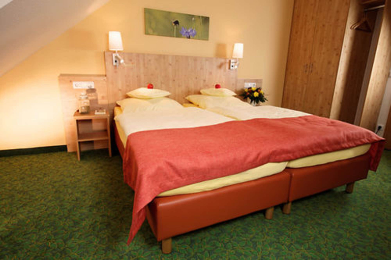 Bedroom 3, Hotel und Landgasthof Zum Bockshahn, Ahrweiler