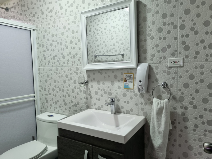 Bathroom 3, SHELL SEA B & B, Providencia