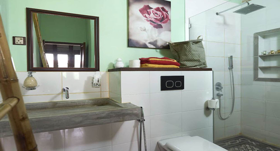 Bathroom 4, You Le Yuen, Penang Island
